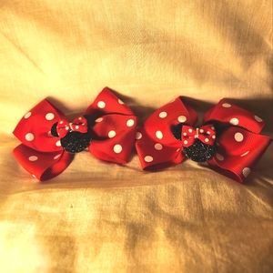 Minnie mouse 2 hair clips for ponytails